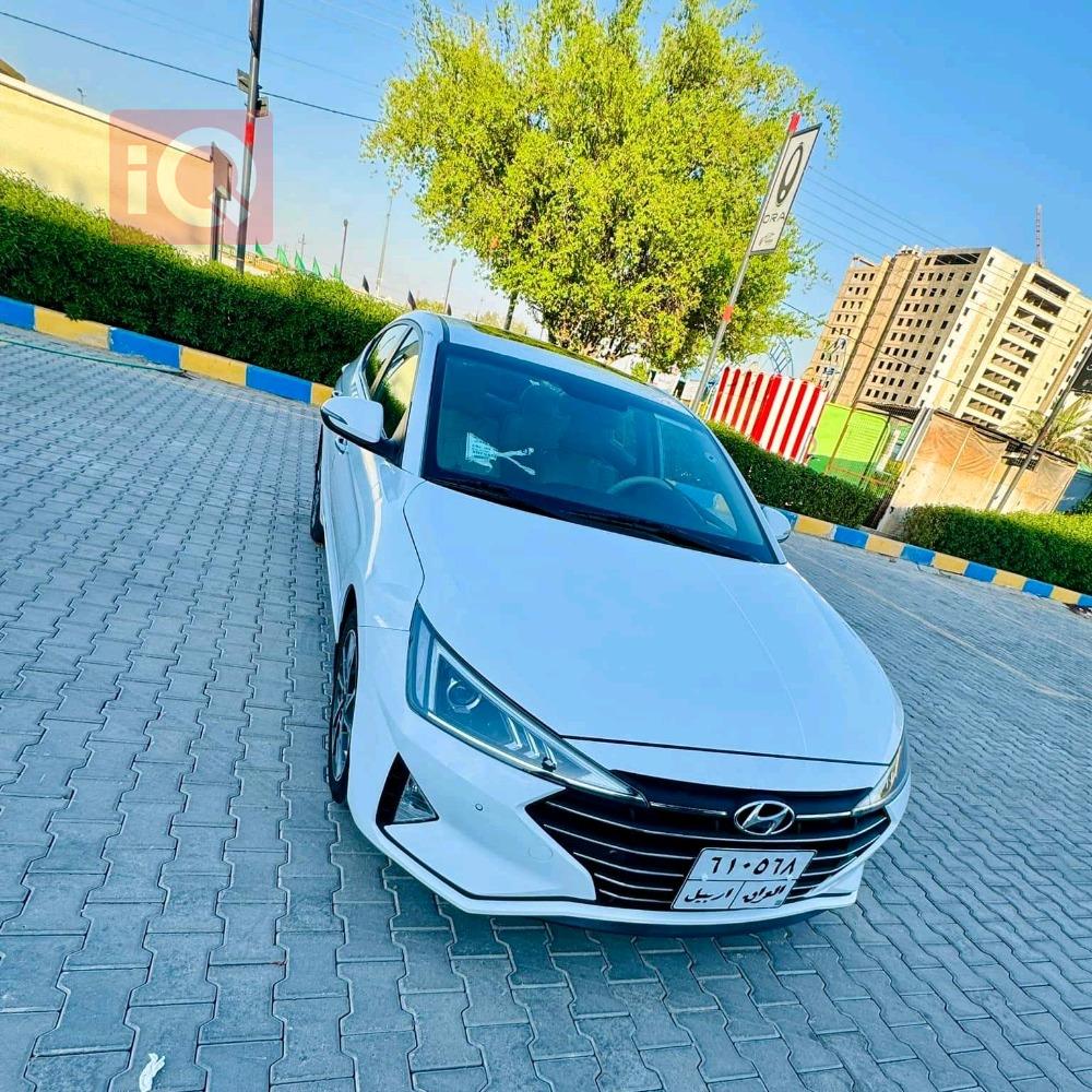 هیوندای ئەلەنترا